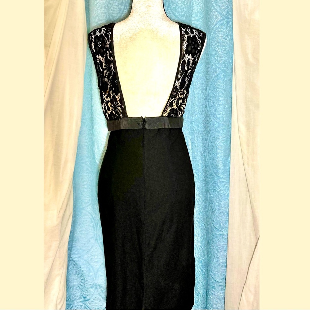 🌟 Unique Vintage Black Lace Sleeveless Pencil Dress - Picture 3 of 3